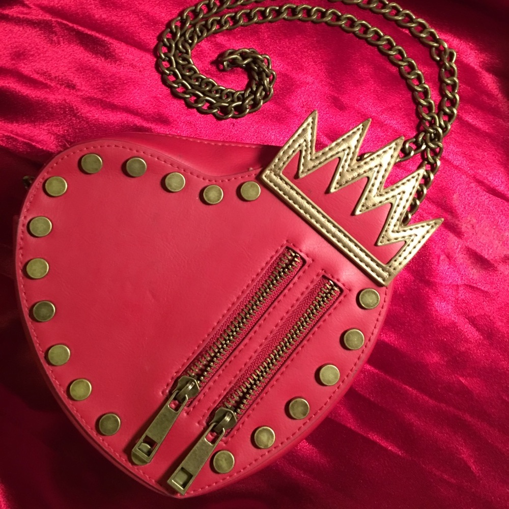 Heartbreaker Crossbody